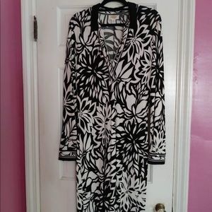 Midi length Black and White Flower Print Dress ❤️